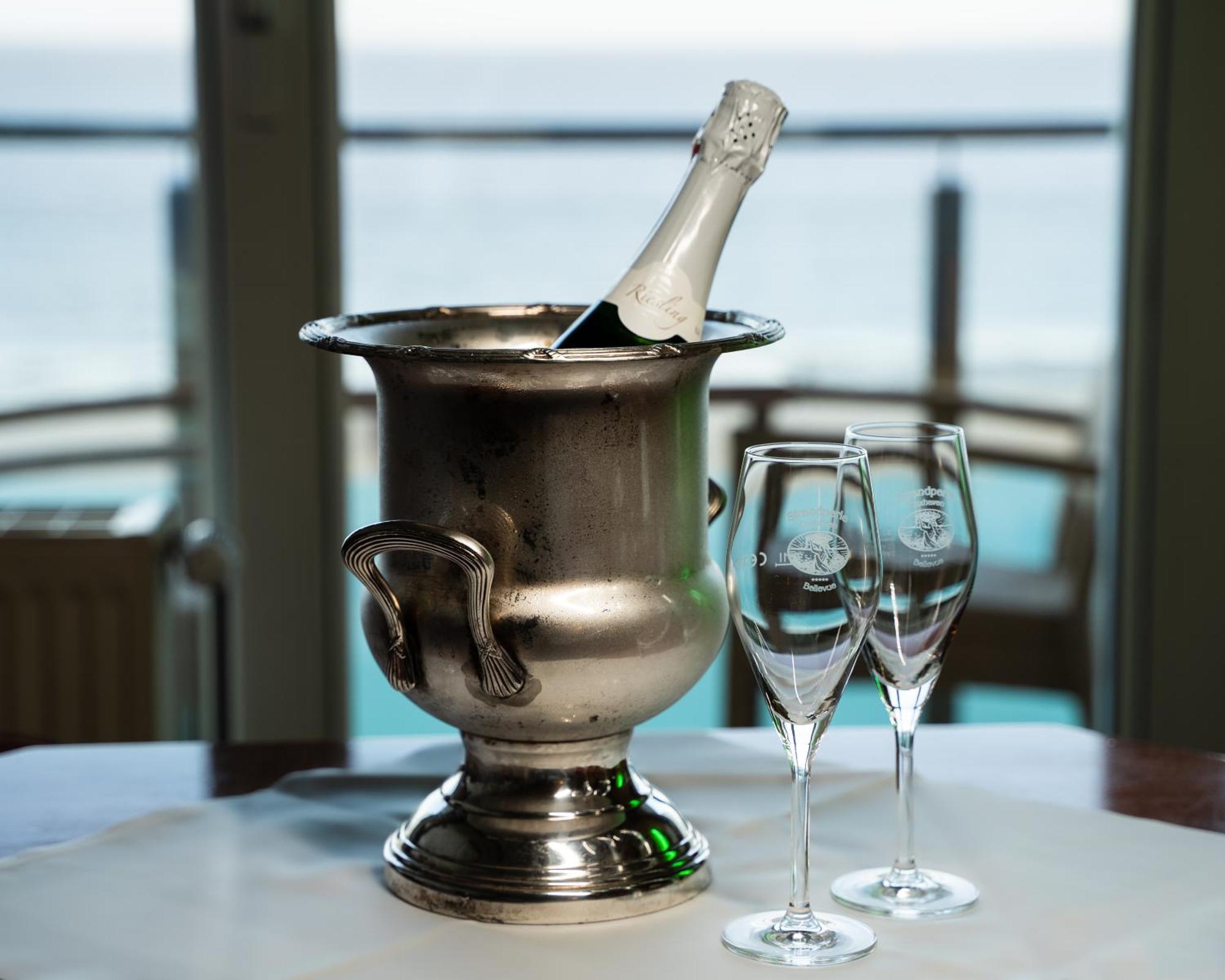 Hotel Strandperle Куксхавен Екстериор снимка