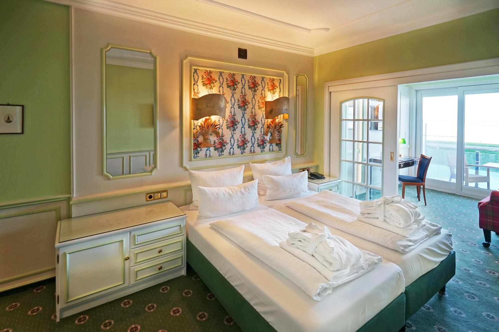 Hotel Strandperle Куксхавен Екстериор снимка